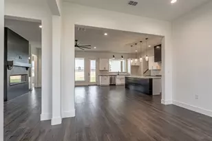 536 Helena Dr, Granbury, TX 76048 - Photo 9