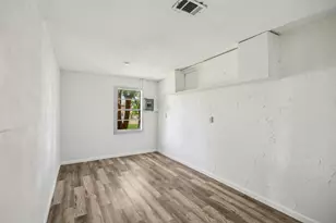 9242 Green Springs Cir, Sanger, TX 76266 - Photo 17