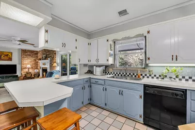 5601 Woodcastle Street, Waco, TX 76710 - Photo 7