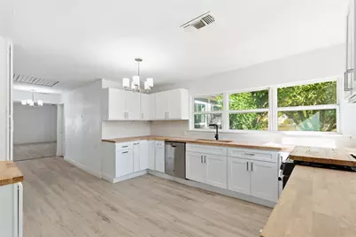 3229 Meadow Oaks Drive, Haltom City, TX 76117 - Photo 15