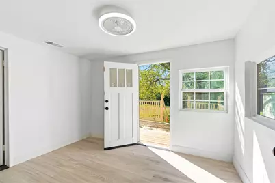 3229 Meadow Oaks Drive, Haltom City, TX 76117 - Photo 9