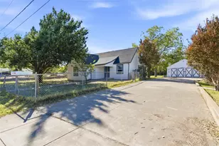 3229 Meadow Oaks Dr, Haltom City, TX 76117 - Photo 33