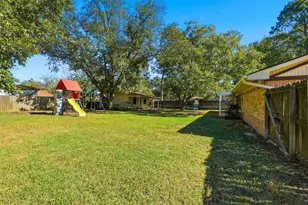 703 E Pennsylvania Ave, Van, TX 75790 - Photo 9