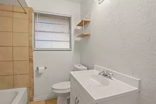 2007 E Park Row Dr, Arlington, TX 76010 - Photo 19