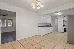 2007 E Park Row Dr, Arlington, TX 76010 - Photo 13