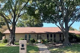 2626 Shoreline Dr, Sherman, TX 75092 - Photo 1