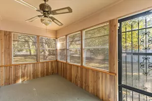 10714 Grove Oaks Blvd, Dallas, TX 75217 - Photo 15