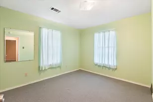 10714 Grove Oaks Blvd, Dallas, TX 75217 - Photo 19