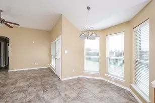 113 Currie Ct, Crowley, TX 76036 - Photo 5