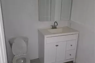 838 Pinehill Ln, Grand Prairie, TX 75052 - Photo 5