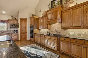 135 Serrano Ct, Weatherford, TX 76087 - Photo 9