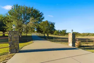135 Serrano Ct, Weatherford, TX 76087 - Photo 33