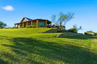 135 Serrano Ct, Weatherford, TX 76087 - Photo 3