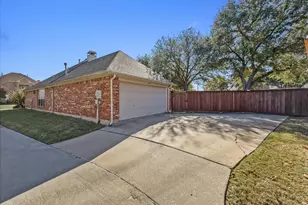 8501 Mustang Dr, Irving, TX 75063 - Photo 25