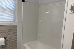 421 Seaman St, Fort Worth, TX 76111 - Photo 9