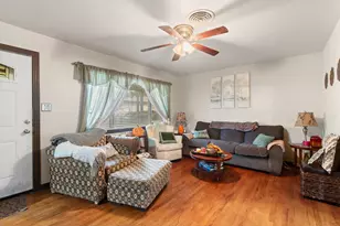 709 Cozby St N, Benbrook, TX 76126 - Photo 5