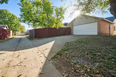 7308 Red Osier Road, Dallas, TX 75249 - Photo 27