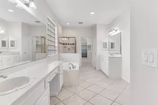 2221 Country Club Dr, Plano, TX 75074 - Photo 11