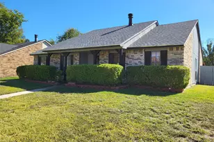 2922 Centennial Dr, Garland, TX 75042 - Photo 3