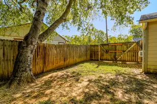 422 Washington St, Grapevine, TX 76051 - Photo 15