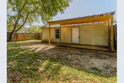 422 Washington Street, Grapevine, TX 76051 - Photo 1