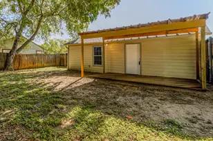 422 Washington St, Grapevine, TX 76051 - Photo 1