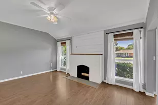 1815 N Riverside Dr, Fort Worth, TX 76111 - Photo 7