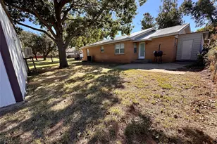 506 W Morris St, Seymour, TX 76380 - Photo 21