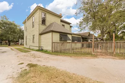 407 N Wilhite Street, Cleburne, TX 76031 - Photo 37