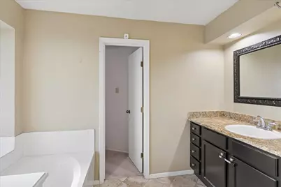 6052 Wrigley Way, Fort Worth, TX 76133 - Photo 23