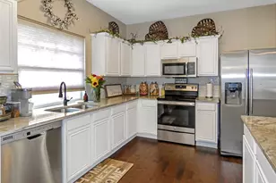 4648 Park Bend Dr, Fort Worth, TX 76137 - Photo 5