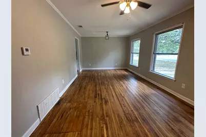 2909 W 4th Avenue, Corsicana, TX 75110 - Photo 3