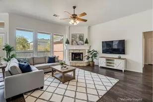 803 W Lonesome Dove Trail, Arlington, TX 76001 - Photo 9