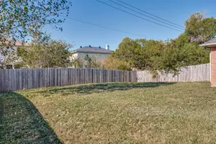 803 W Lonesome Dove Trail, Arlington, TX 76001 - Photo 27