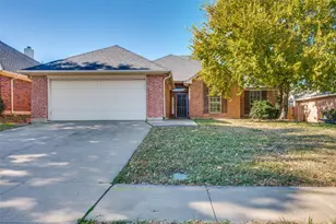 803 W Lonesome Dove Trail, Arlington, TX 76001 - Photo 1