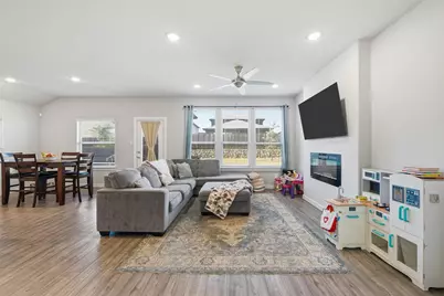 10529 Lequoia Street, Fort Worth, TX 76179 - Photo 5