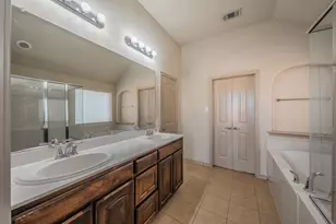 5960 Summerwood Dr, Grand Prairie, TX 75052 - Photo 19