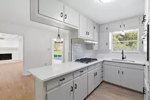 208 W Park Ave, Weatherford, TX 76086 - Photo 9