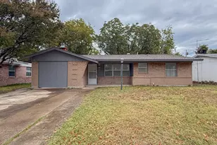 1839 Burning Tree Ln, Carrollton, TX 75006 - Photo 13