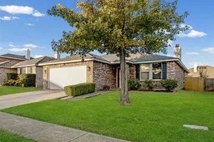 8409 Redheart St, Arlington, TX 76002 - Photo 3