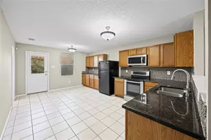 8409 Redheart St, Arlington, TX 76002 - Photo 11