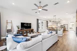 8120 Bromley Dr, Dallas, TX 75231 - Photo 11