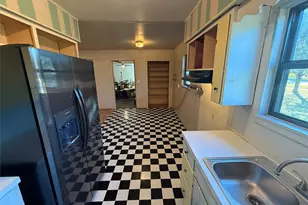 1381 Hillcrest Dr, Graham, TX 76450 - Photo 11