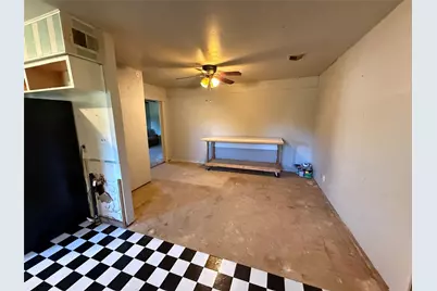 1381 Hillcrest Drive, Graham, TX 76450 - Photo 15