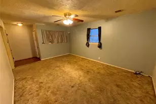 1381 Hillcrest Dr, Graham, TX 76450 - Photo 3