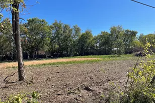 704 N Echols, Mexia, TX 76667 - Photo 1