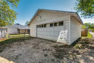 733 SE 3rd St, Grand Prairie, TX 75051 - Photo 25