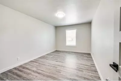 733 SE 3rd Street, Grand Prairie, TX 75051 - Photo 15