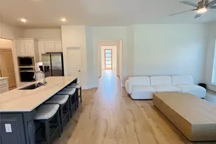 218 Oakcrest Dr, Justin, TX 76247 - Photo 3