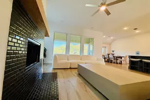 218 Oakcrest Dr, Justin, TX 76247 - Photo 5